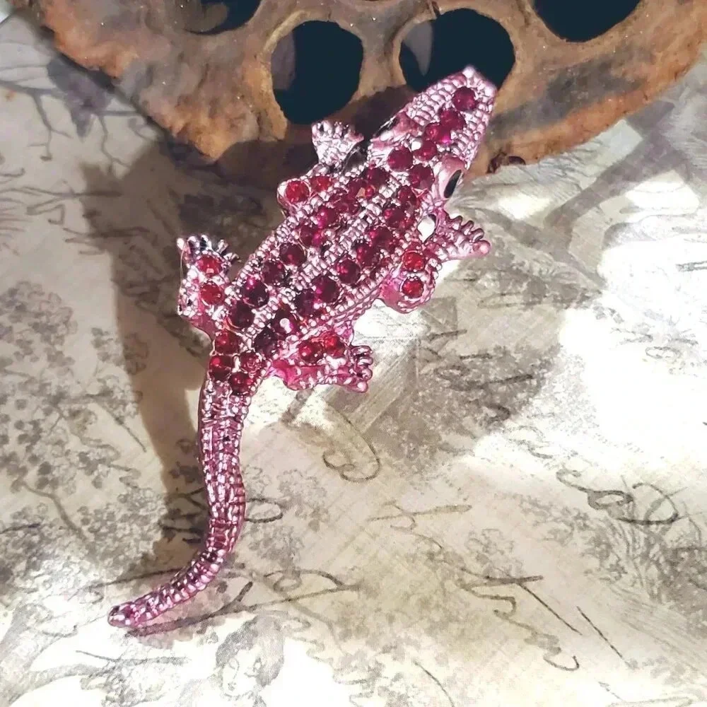 New Vintage 90s Y2K Pink Red Crystal Gecko Lizard Brooch